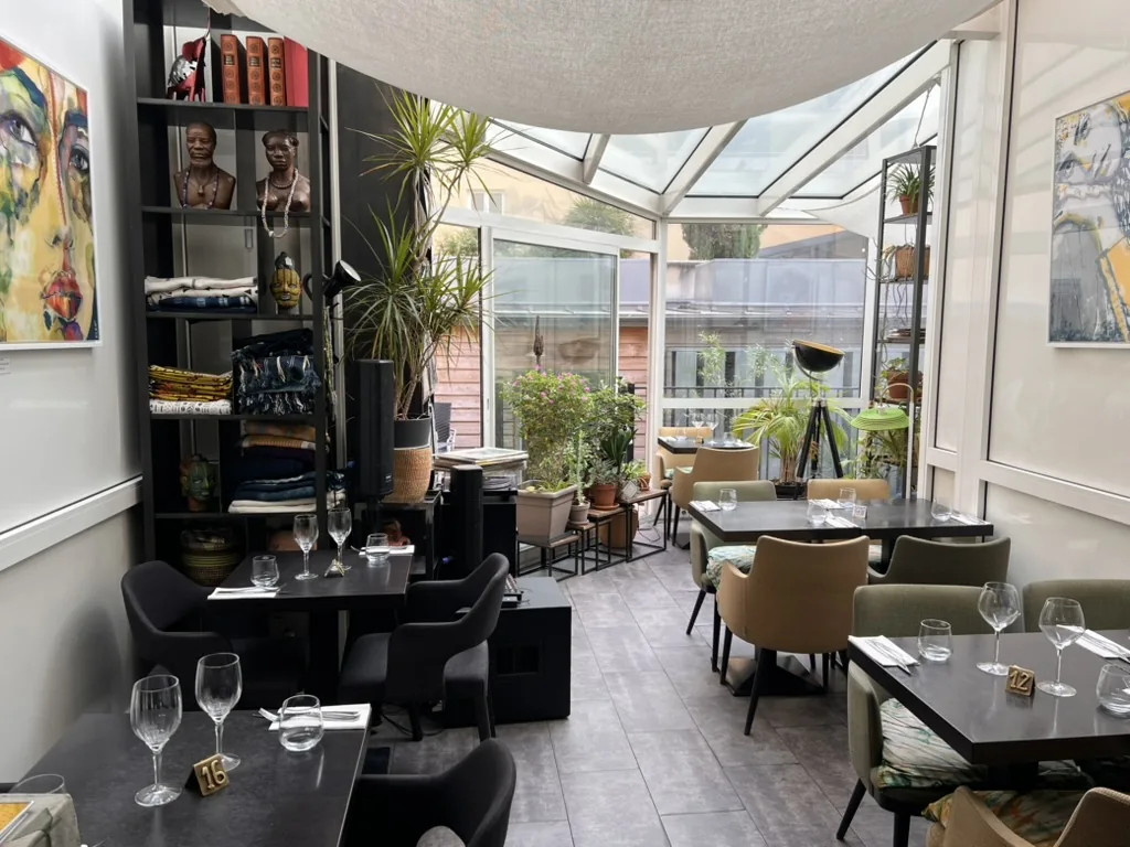 La véranda végétalisée du restaurant